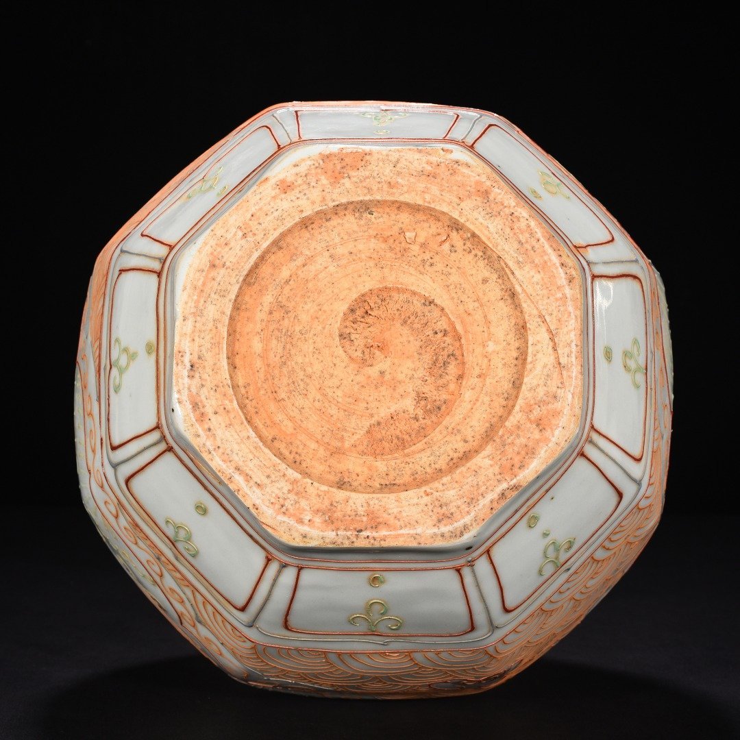 Yuan Dynasty pink painted gold Lotus pond with mandarin duck pattern eight-sided gourd vase