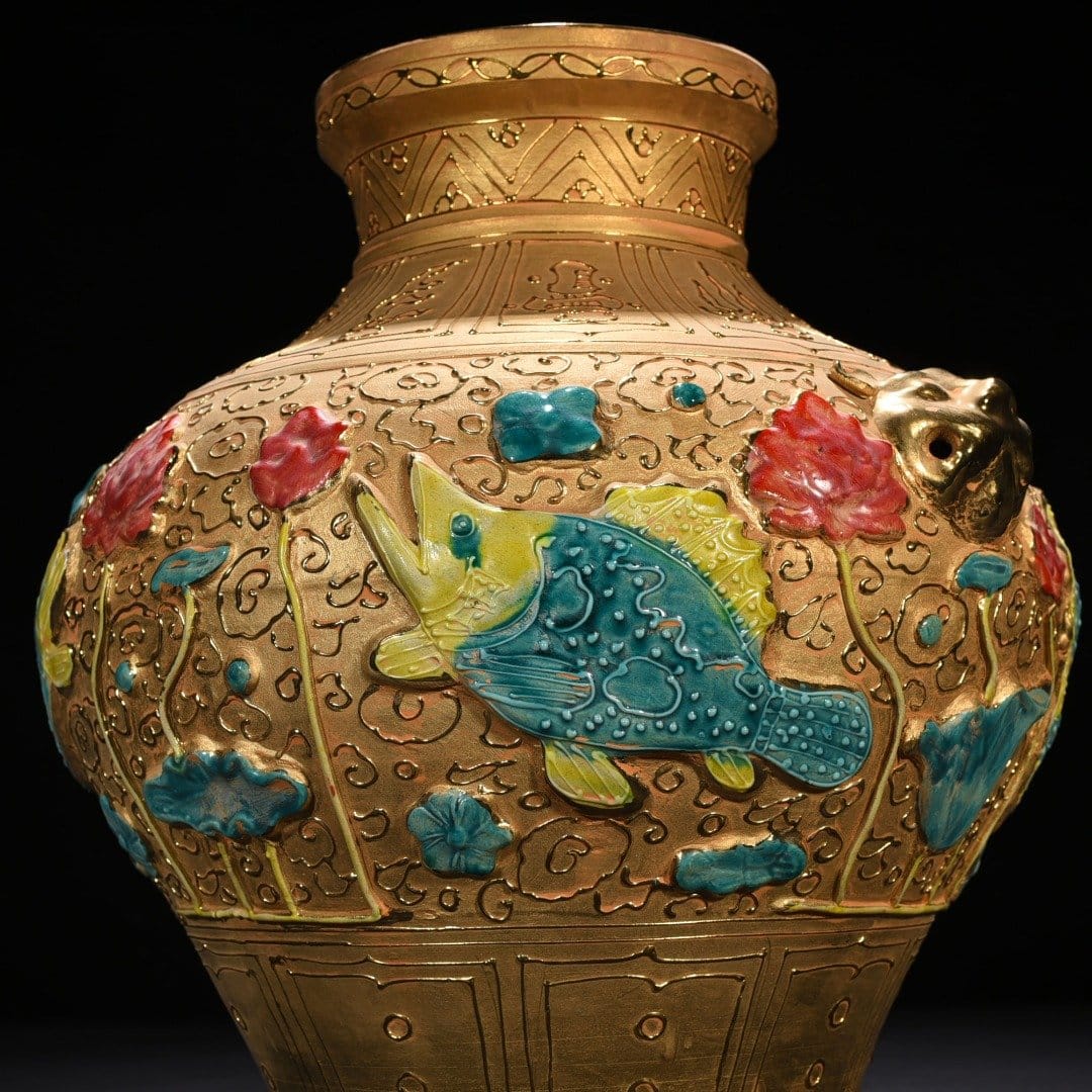 Yuan Dynasty Hu Gu Kiln style gold floor laminated colorful fish and algae pattern tiger head jar