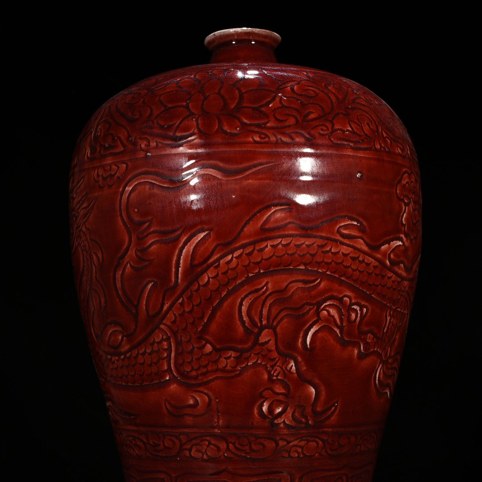 Yuan Dynasty red glaze plum vase with dragon pattern