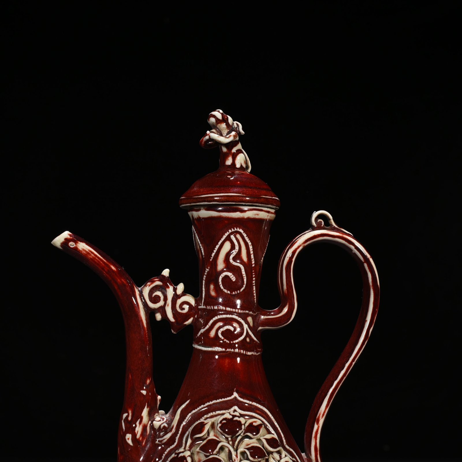 Yuan Dynasty red glaze veneer with floral pattern