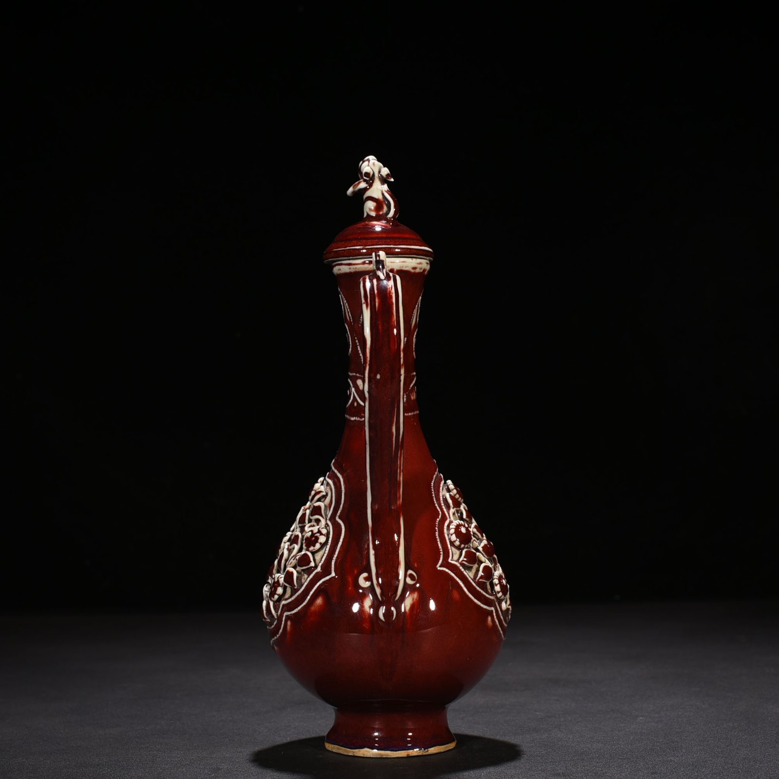Yuan Dynasty red glaze veneer with floral pattern