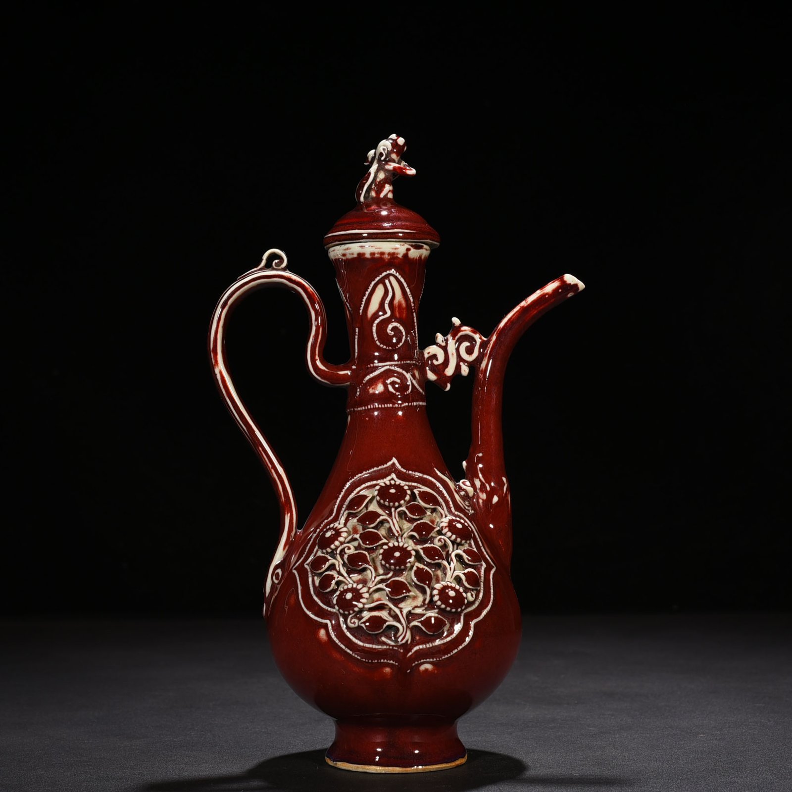 Yuan Dynasty red glaze veneer with floral pattern