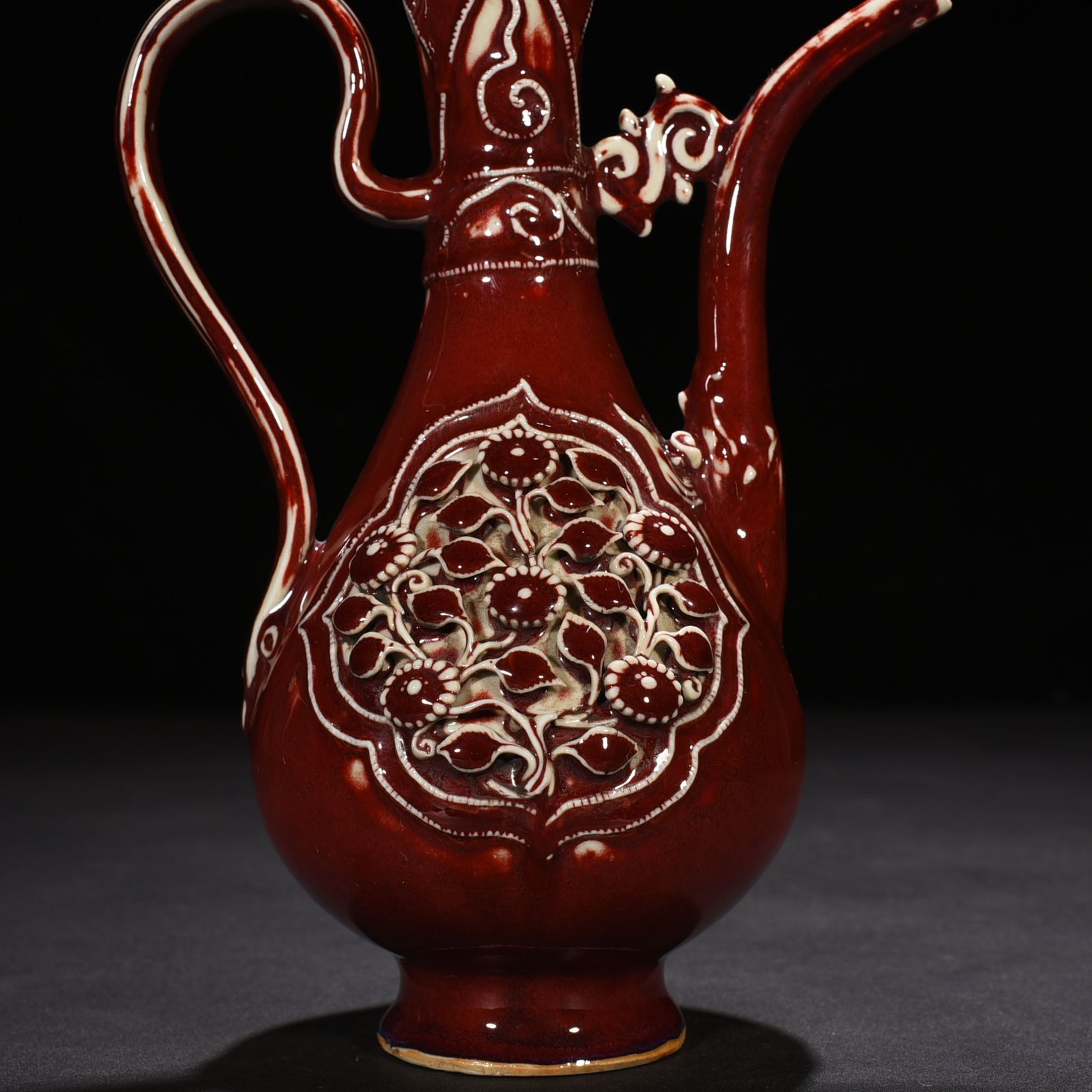 Yuan Dynasty red glaze veneer with floral pattern