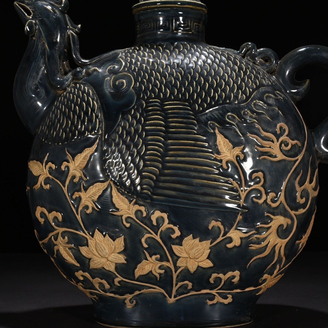 Yuan Dynasty Blue Glaze Phoenix Head Pot