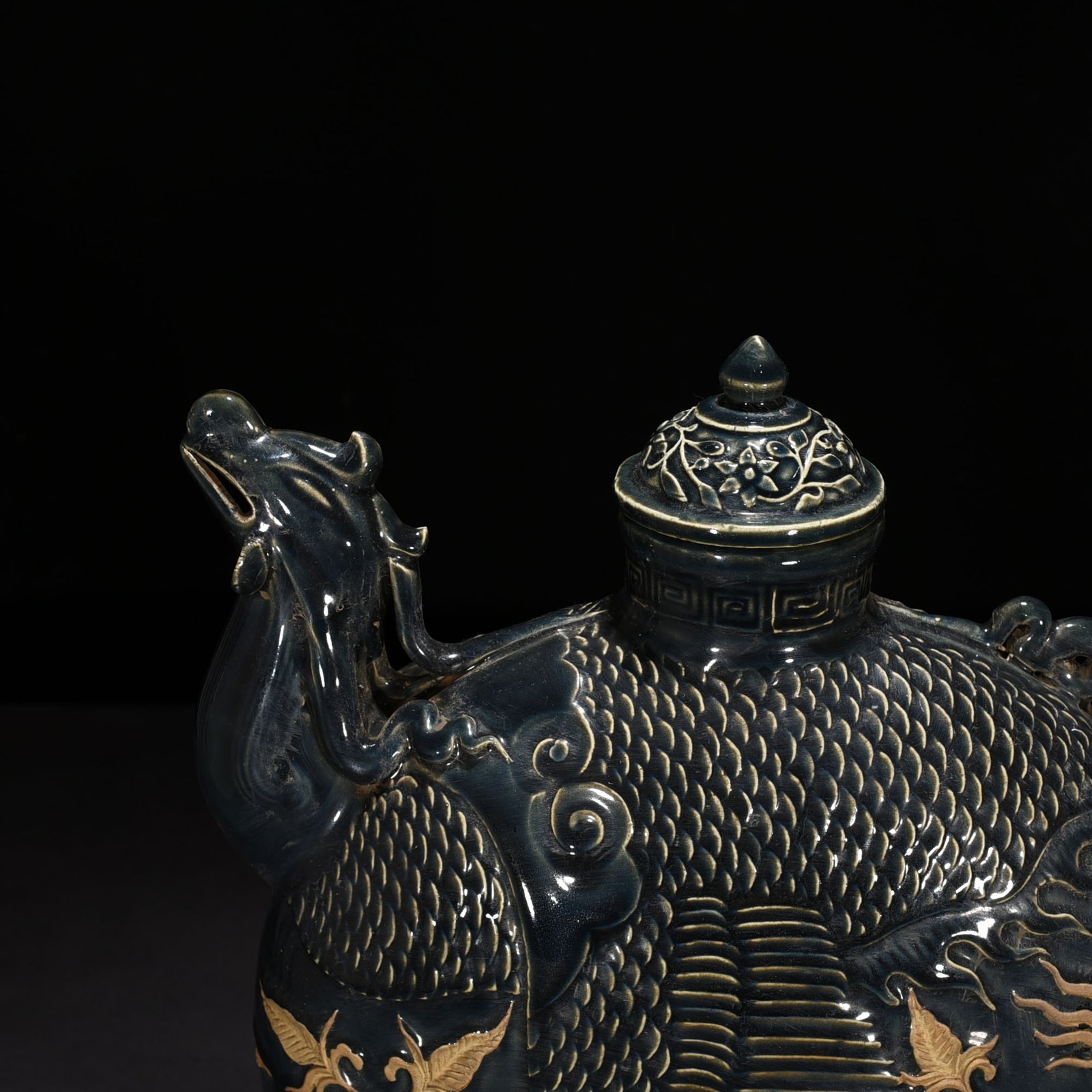 Yuan Dynasty Blue Glaze Phoenix Head Pot