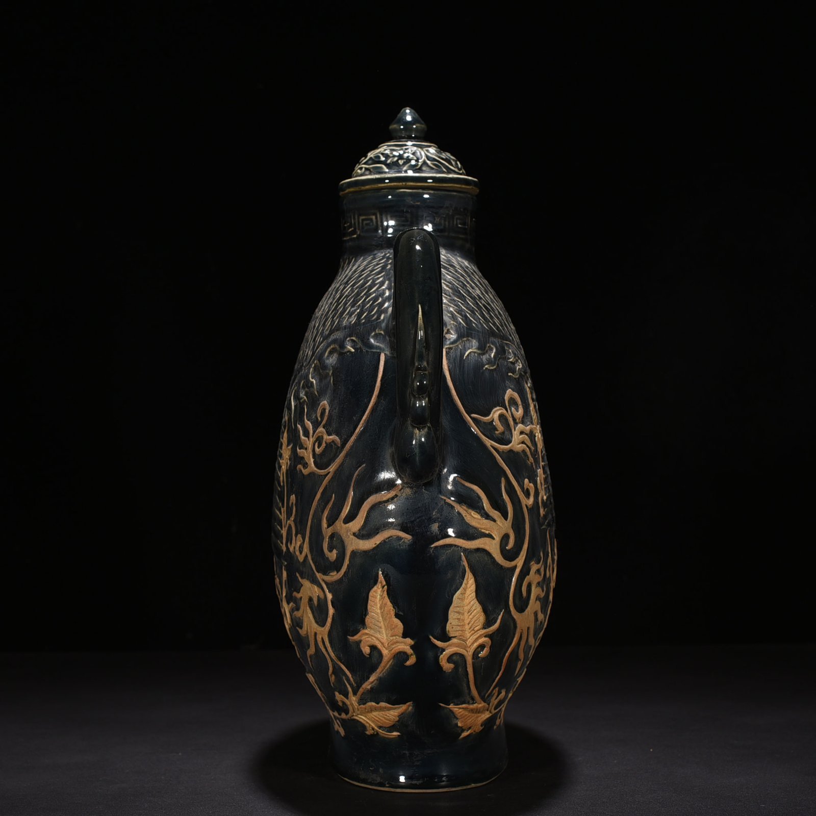 Yuan Dynasty Blue Glaze Phoenix Head Pot
