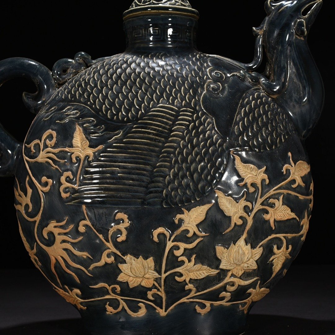 Yuan Dynasty Blue Glaze Phoenix Head Pot
