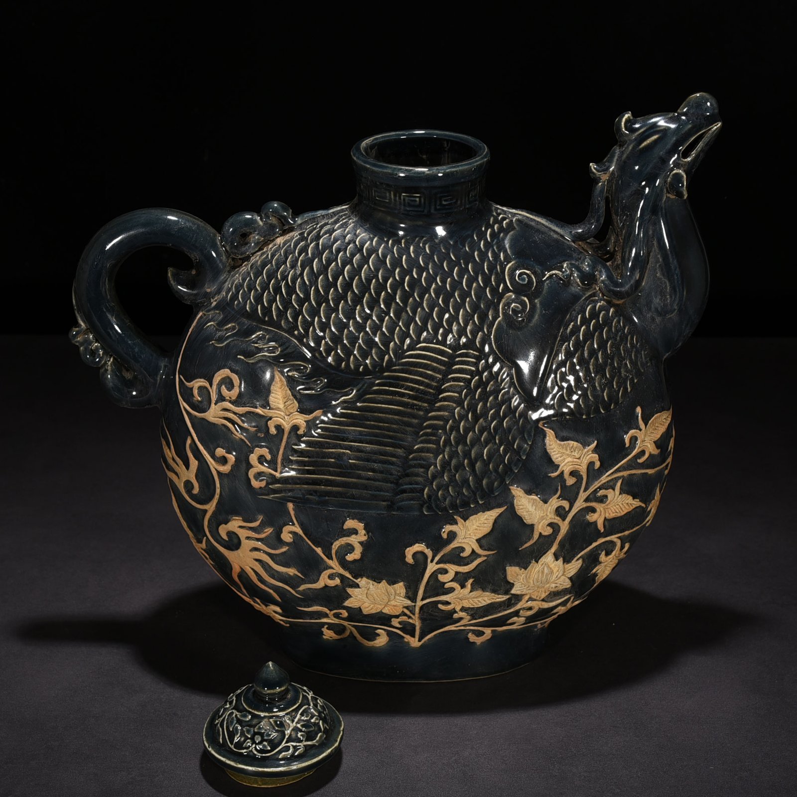 Yuan Dynasty Blue Glaze Phoenix Head Pot