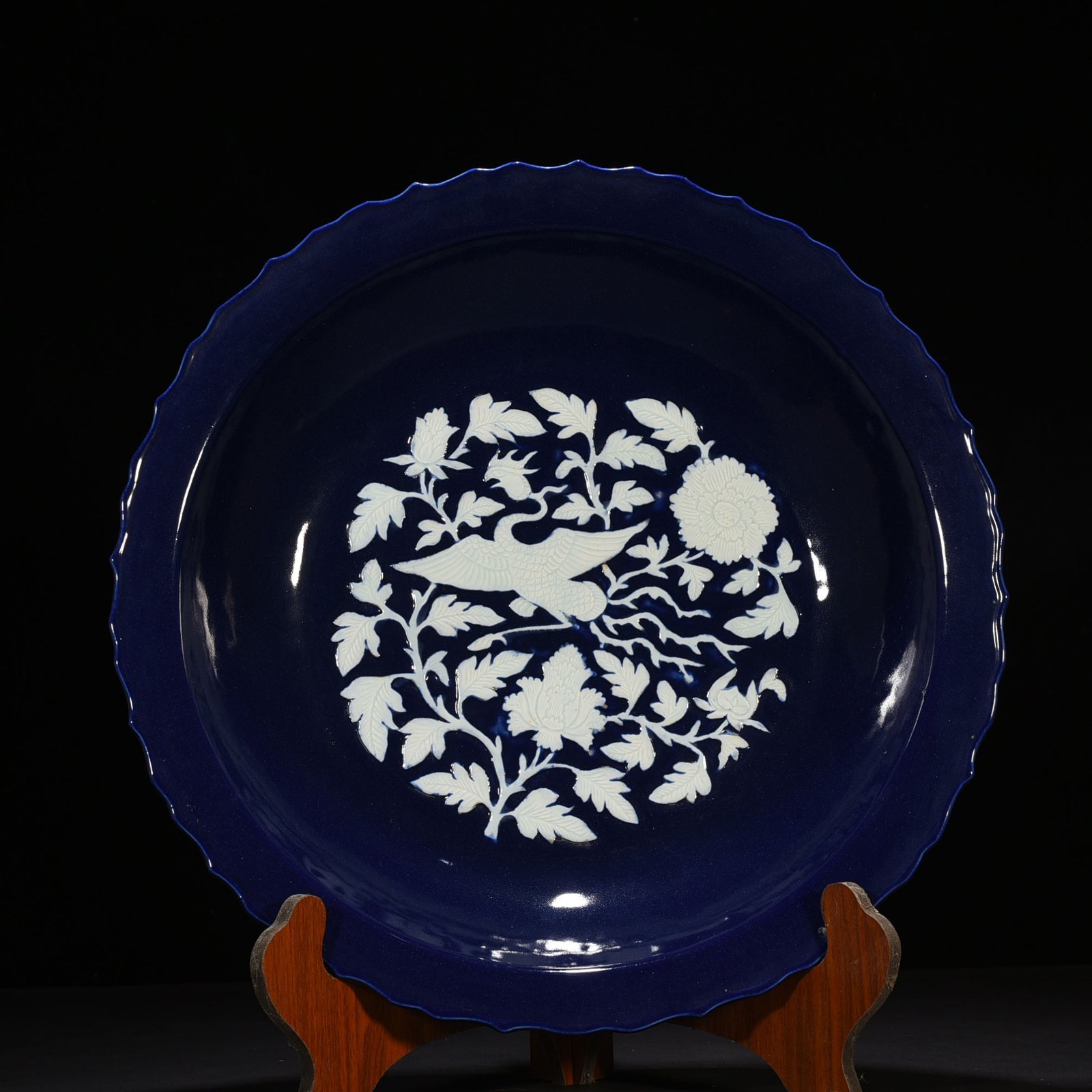 Yuan Dynasty blue glaze engraved phoenix and peony pattern rhombus edge folding plate
