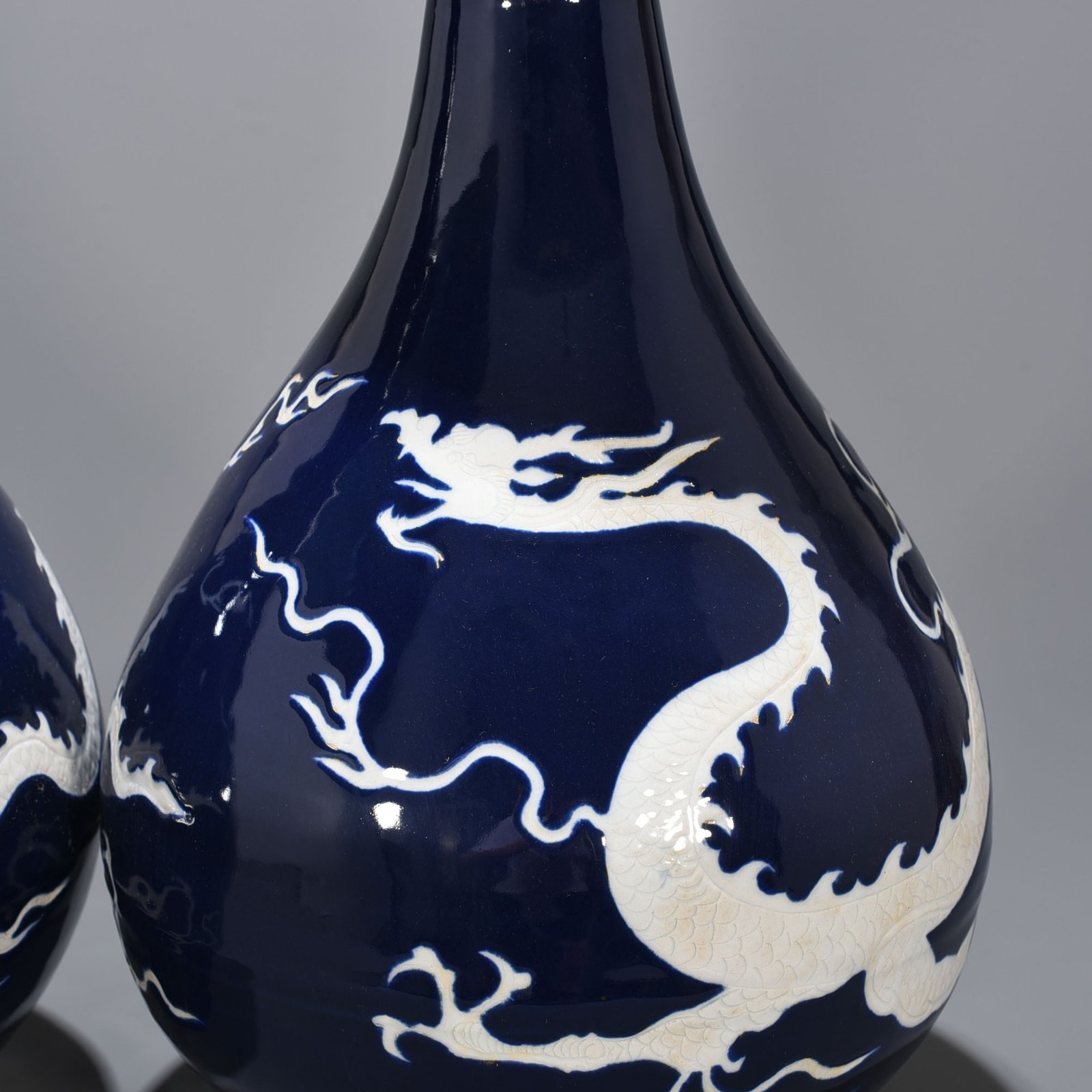 Yuan Dynasty blue glaze jade pot and spring vase with white dragon pattern