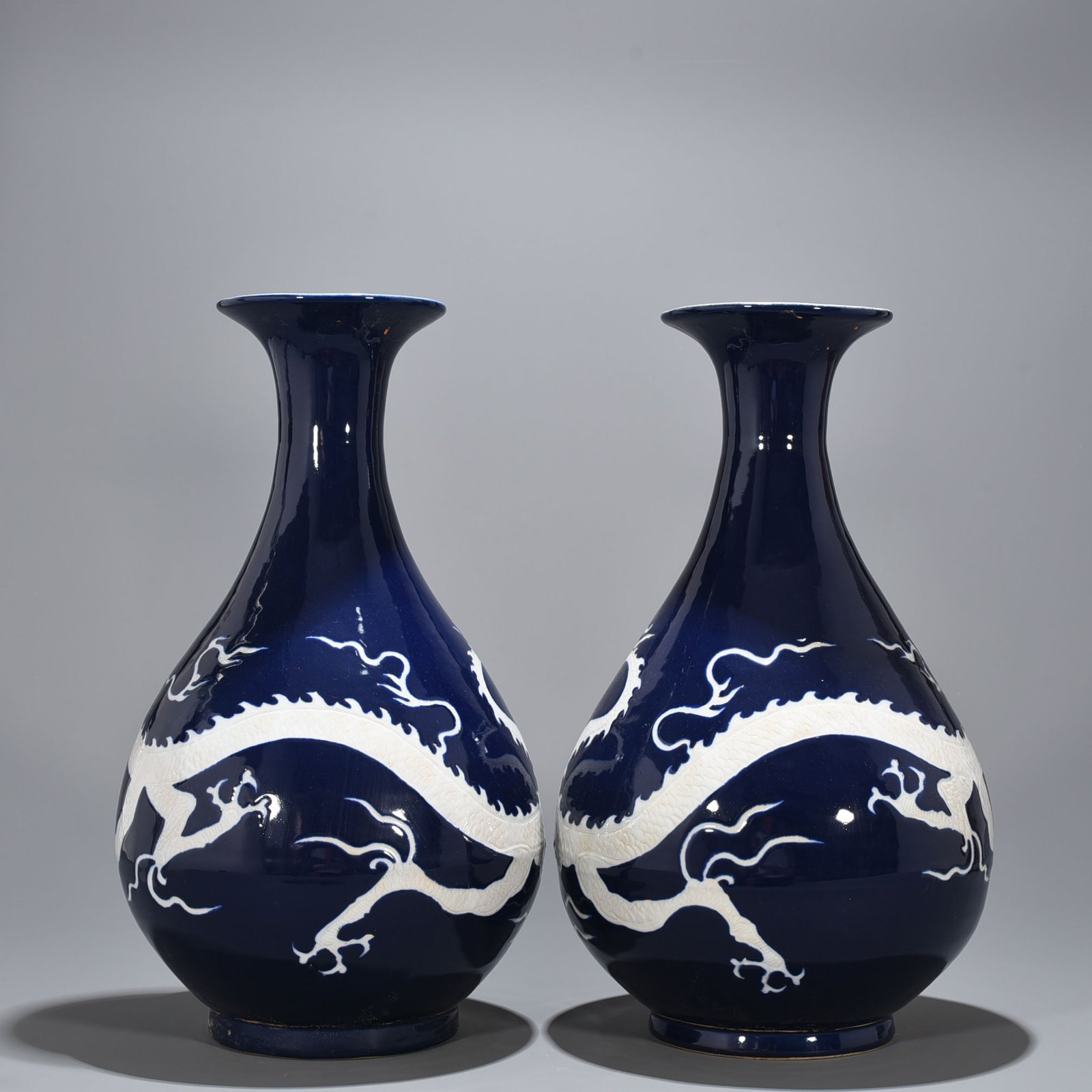 Yuan Dynasty blue glaze jade pot and spring vase with white dragon pattern