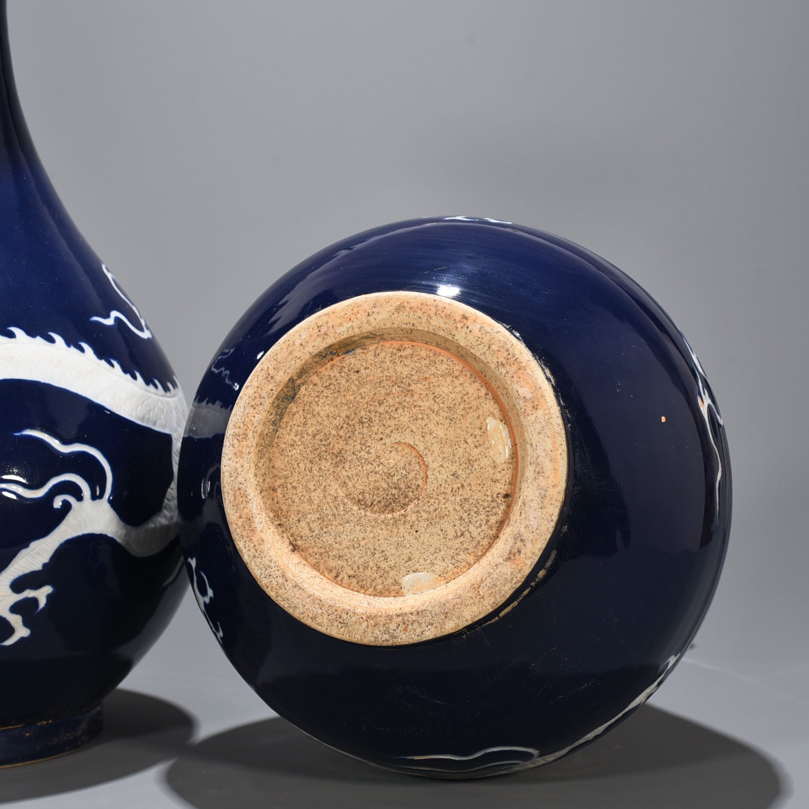 Yuan Dynasty blue glaze jade pot and spring vase with white dragon pattern