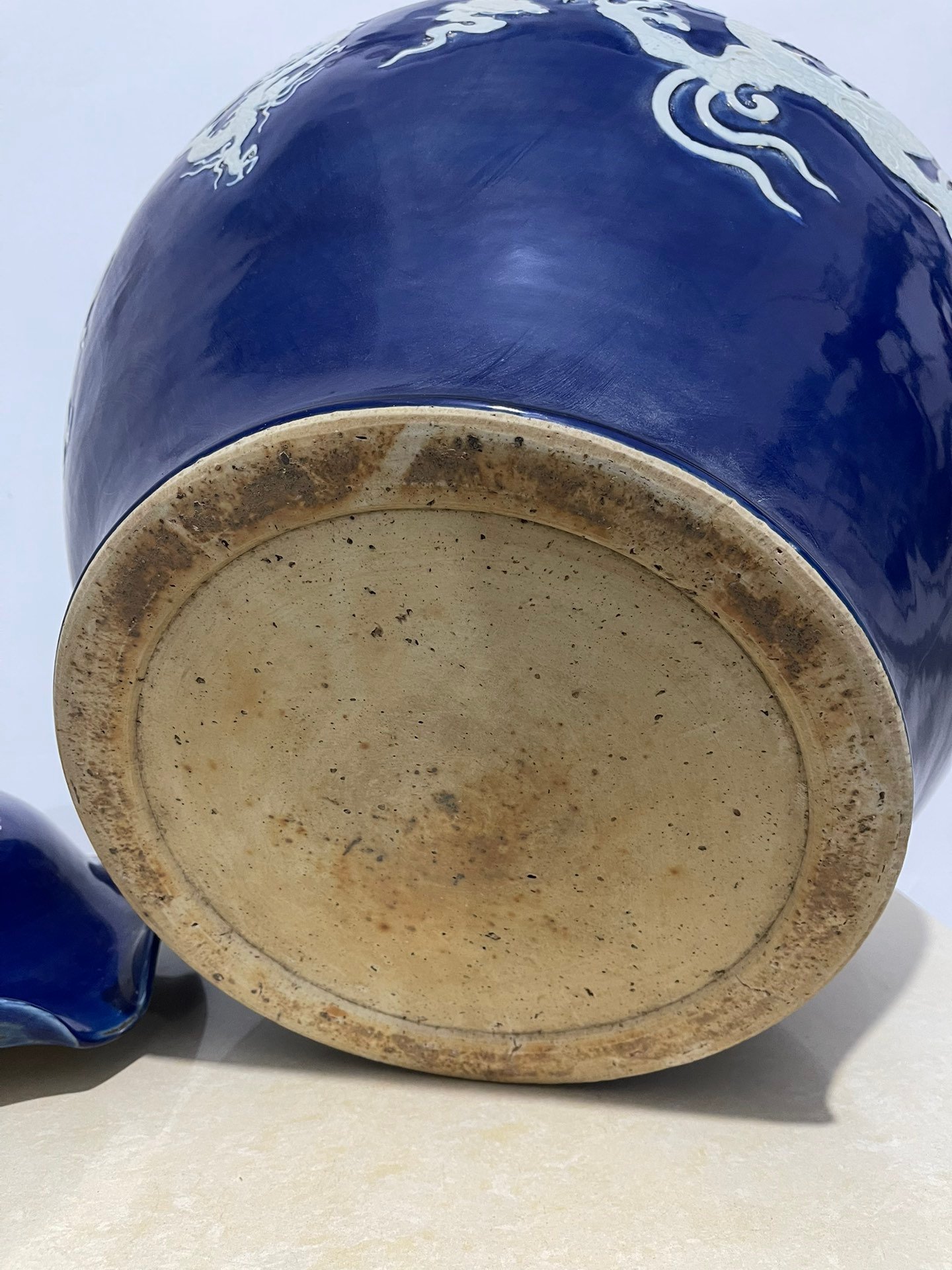 Yuan Dynasty blue glaze engraved white dragon pattern lotus leaf lid jars