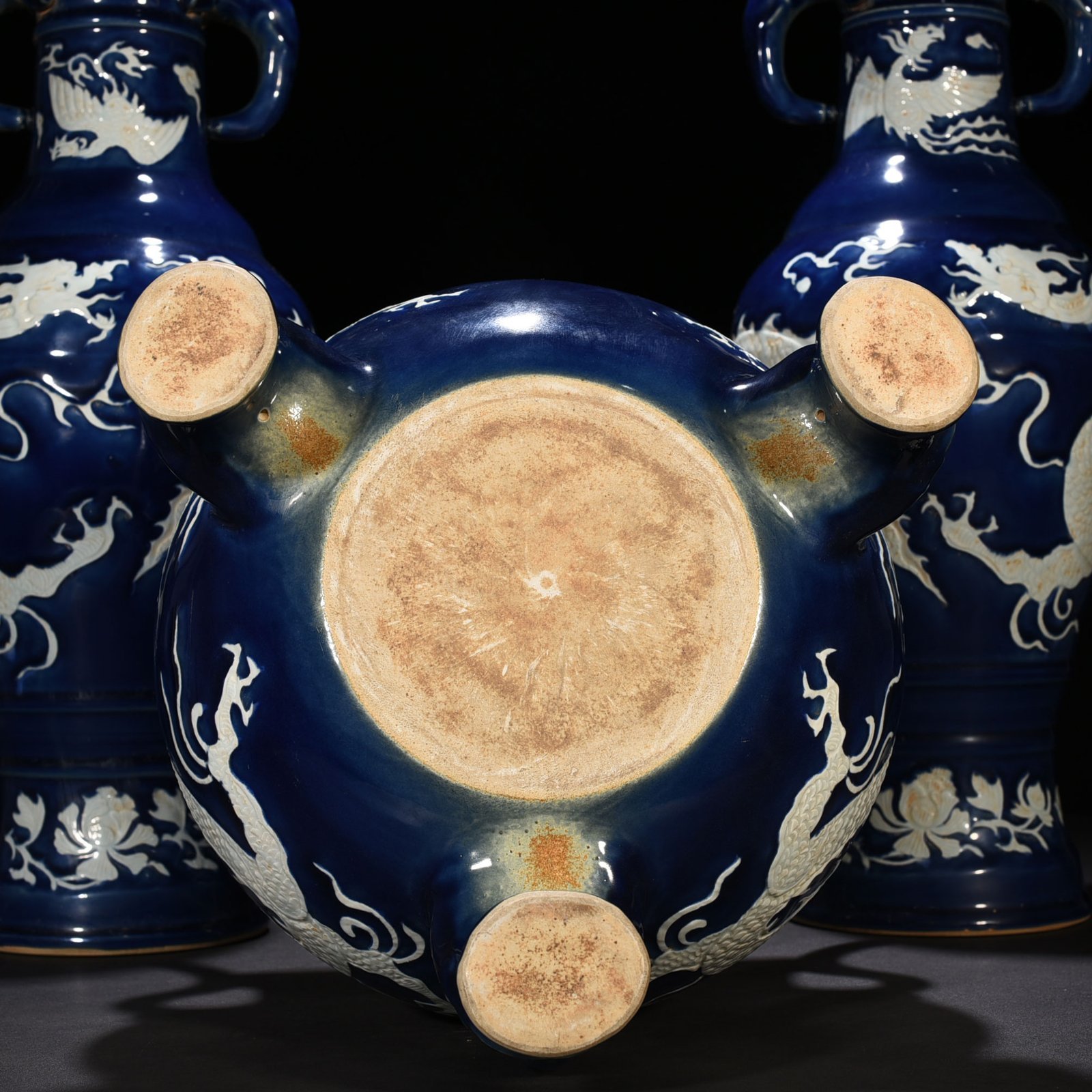 Yuan Dynasty blue glaze engraved with dragon pattern three offerings incense burner elephant ear vase