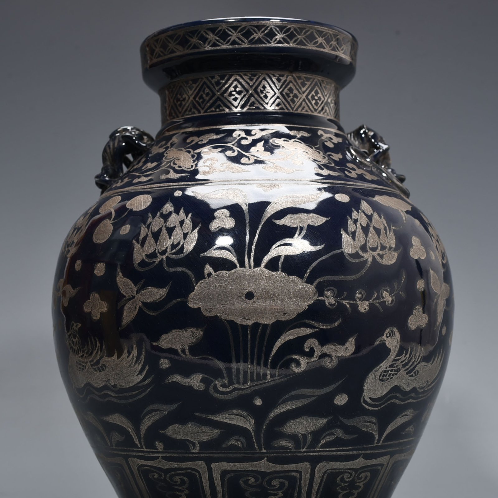 Yuan Dynasty blue glaze depicting anemone pond and mandarin duck amphora