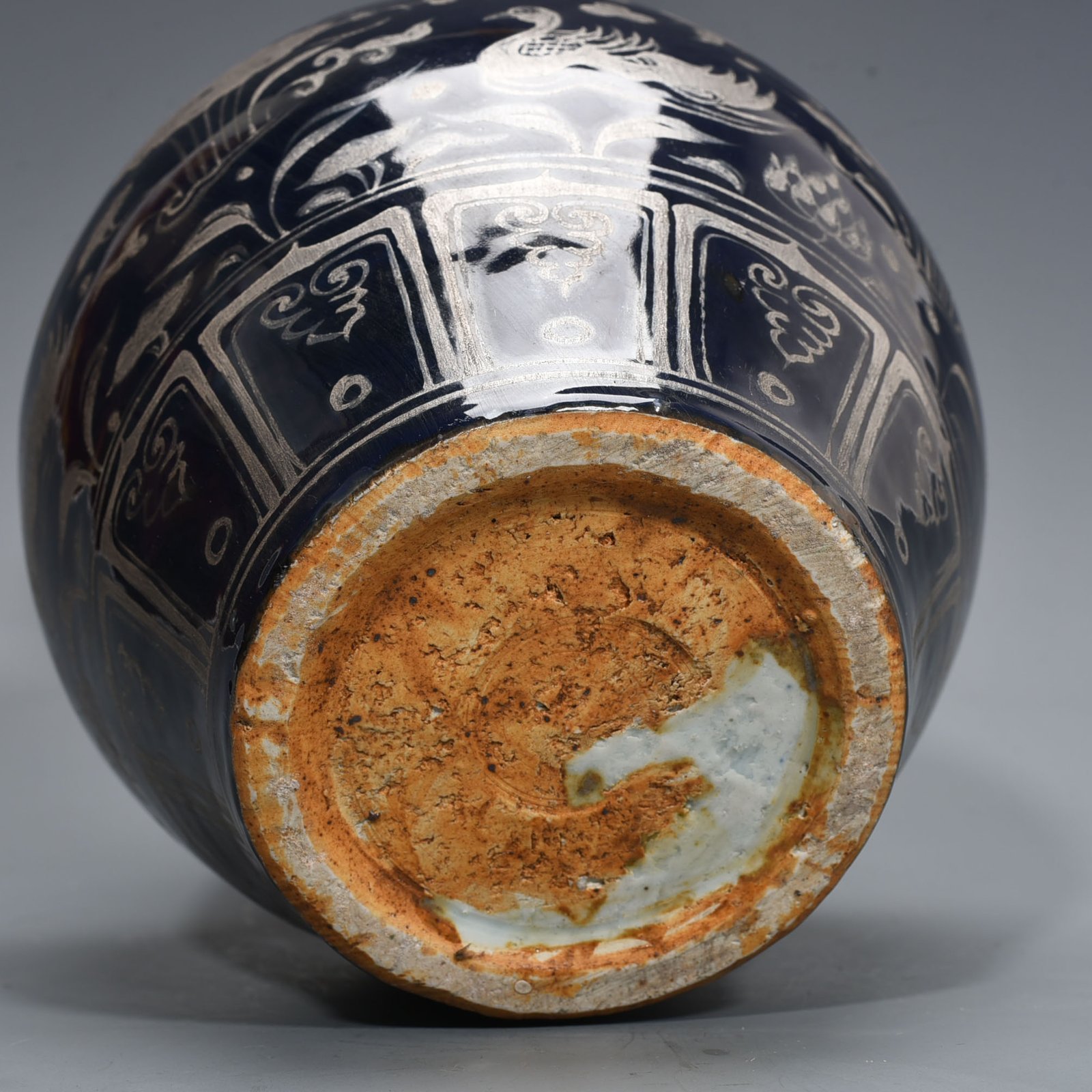 Yuan Dynasty blue glaze depicting anemone pond and mandarin duck amphora