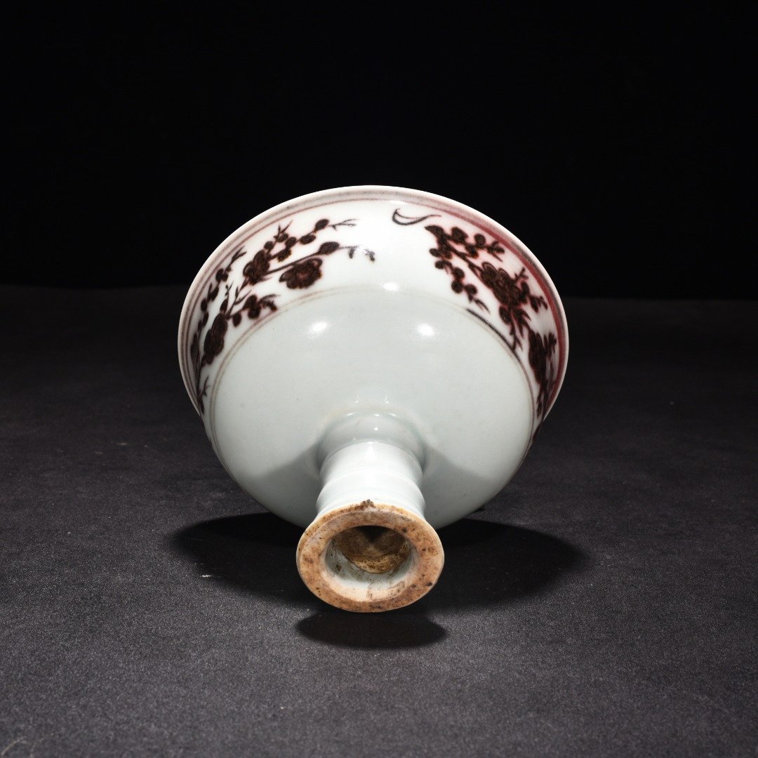 Yuan Dynasty glaze red plum pattern tall bowl