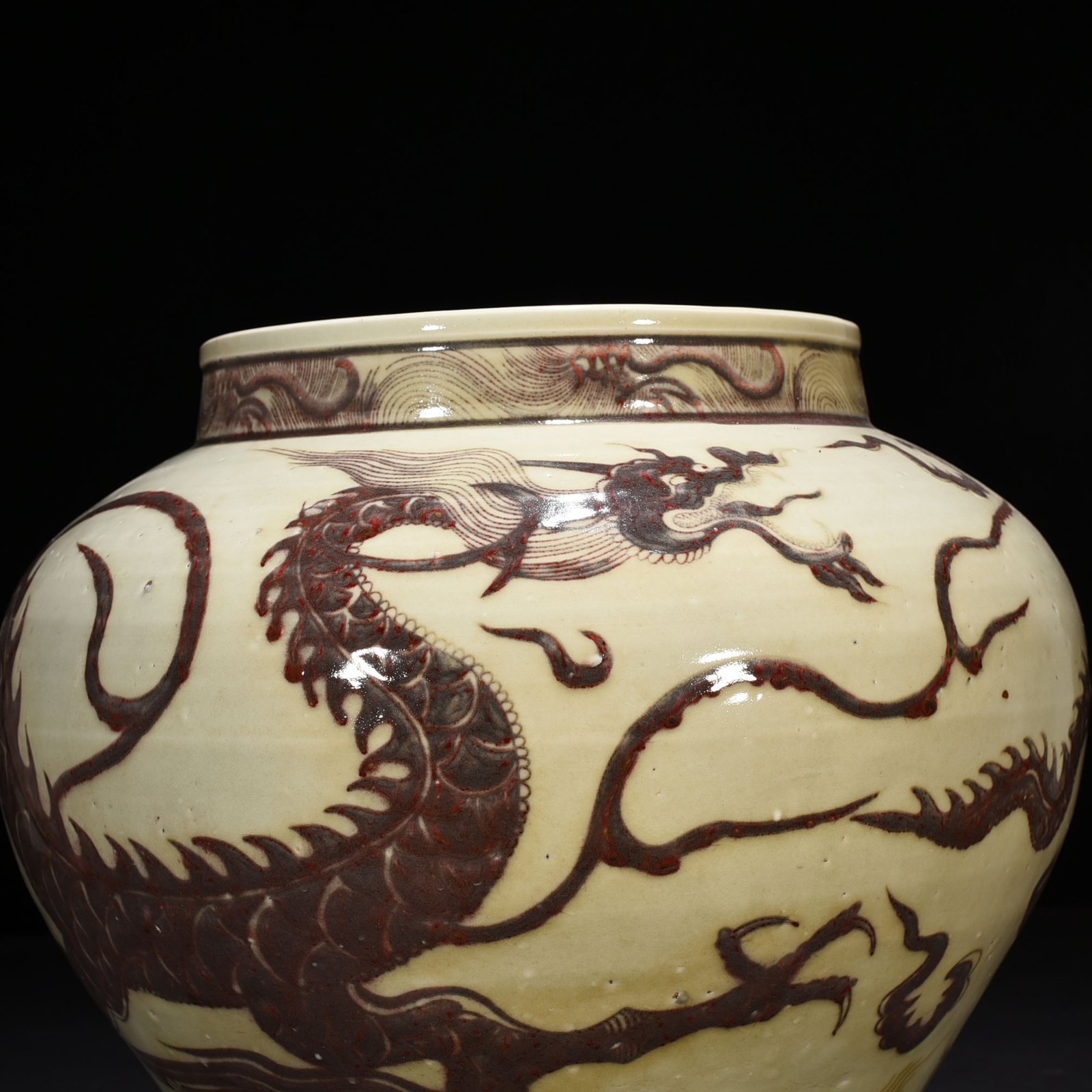 Yuan Dynasty glaze red dragon jar
