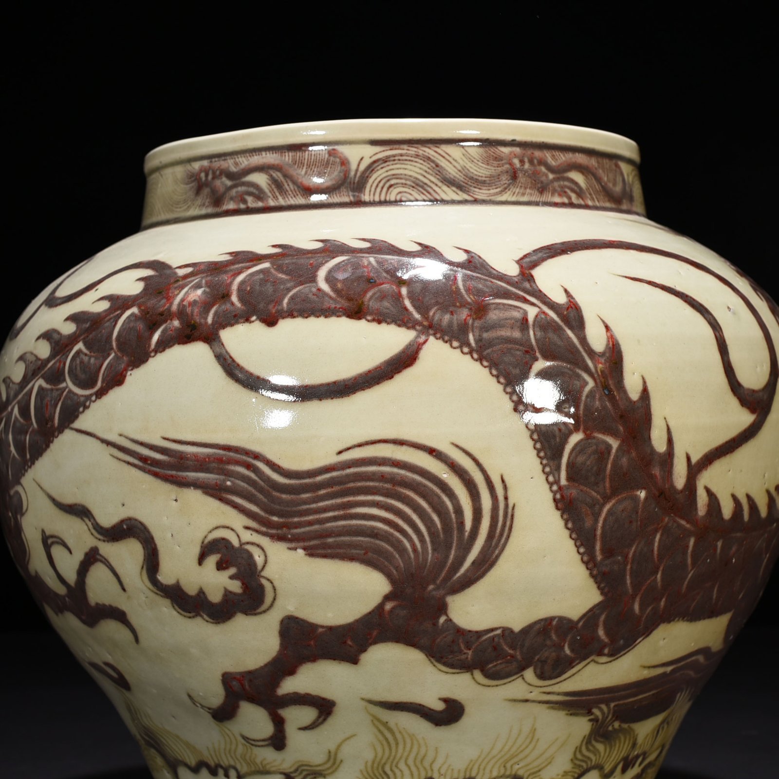 Yuan Dynasty glaze red dragon jar
