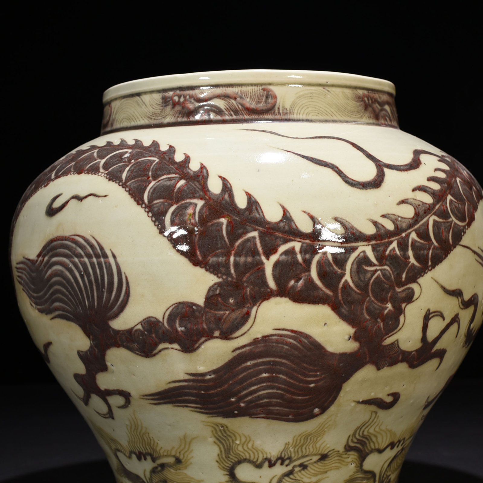 Yuan Dynasty glaze red dragon jar