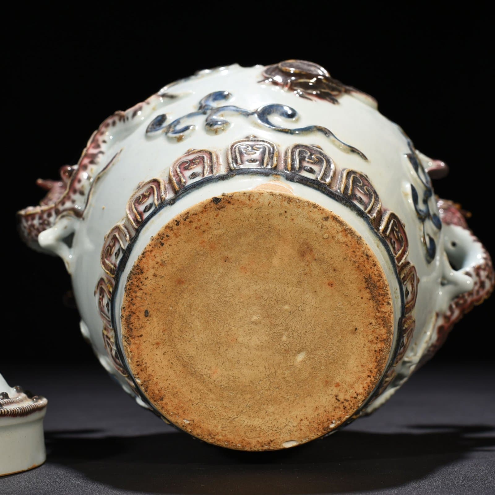 Yuan Dynasty inscription blue and white underglaze red plastic dragon tiger jar