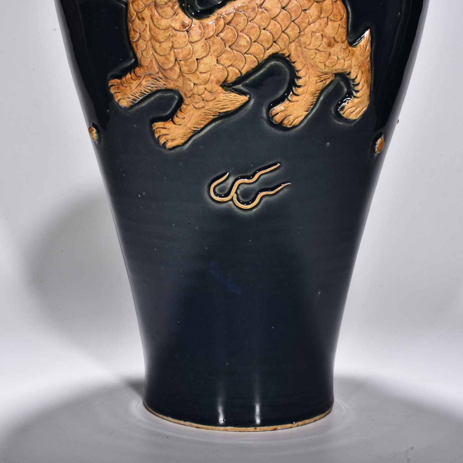 Yuan Dynasty blue glaze relief unicorn pattern plum vase