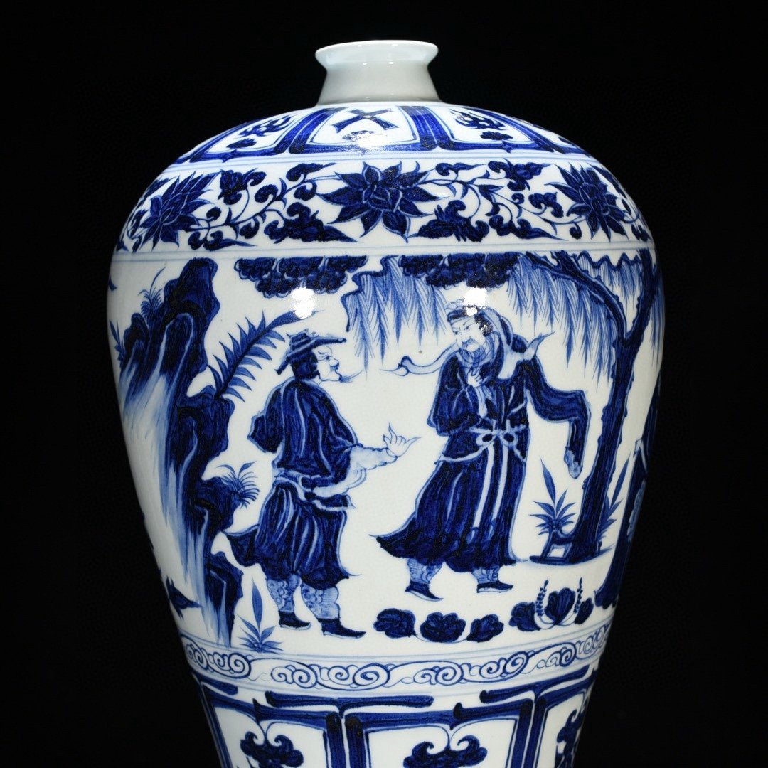 Yuan Dynasty blue and white three-visit thatched cottage figure plum vase