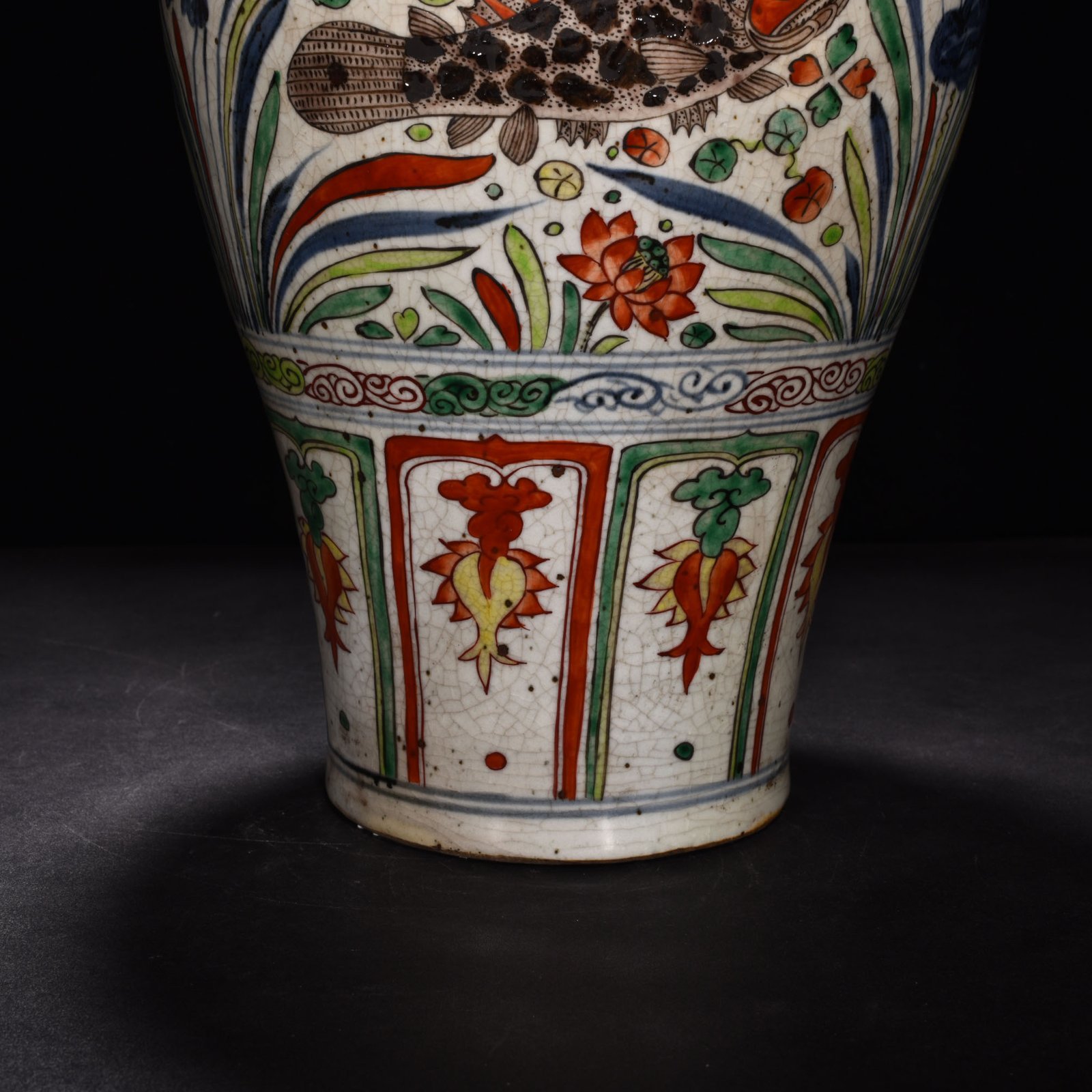 Yuan Dynasty blue and white multicolored fish and algae pattern plum vase
