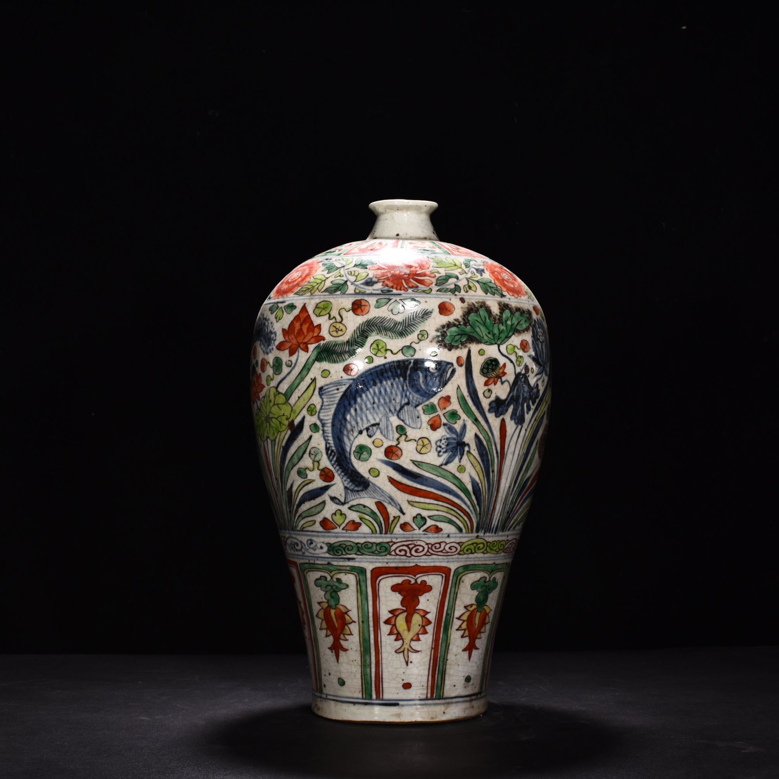 Yuan Dynasty blue and white multicolored fish and algae pattern plum vase