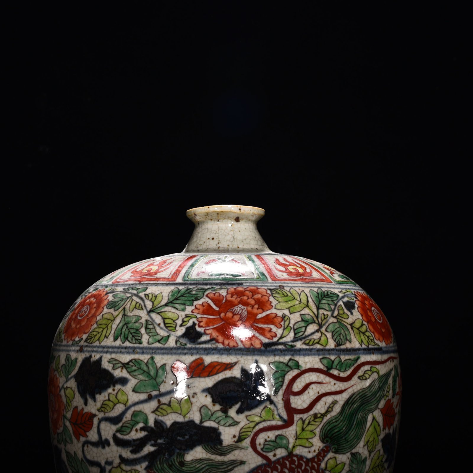 Yuan Dynasty blue and white multicolored unicorn flower pattern plum vase
