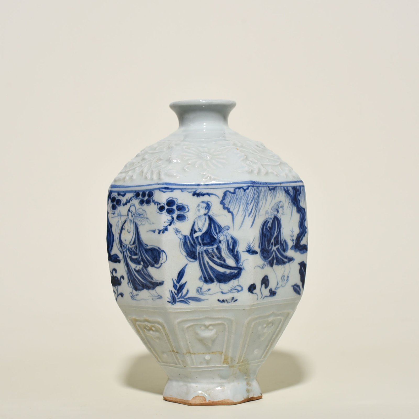 Yuan Dynasty blue and white eight immortals figure pattern plum vase
