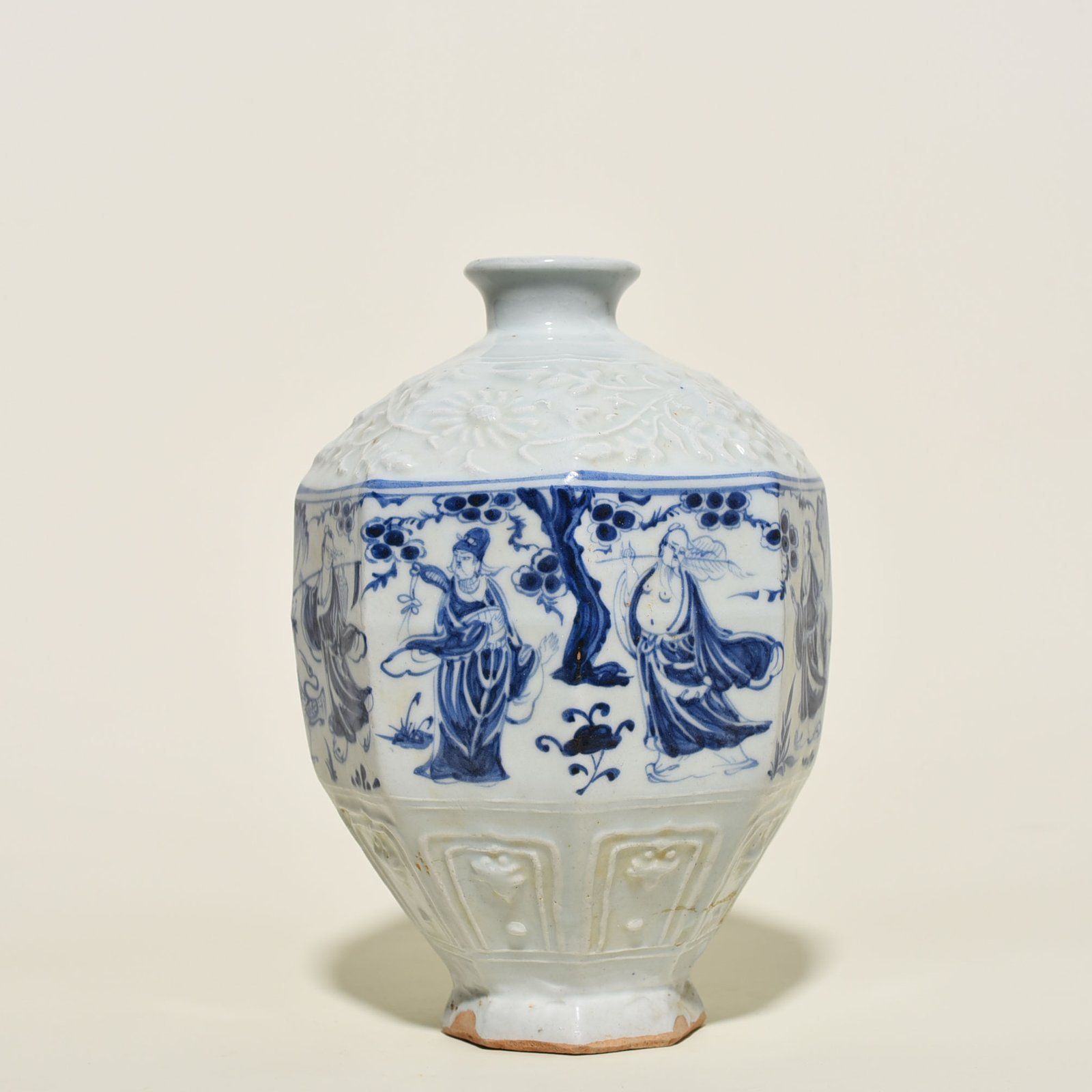 Yuan Dynasty blue and white eight immortals figure pattern plum vase