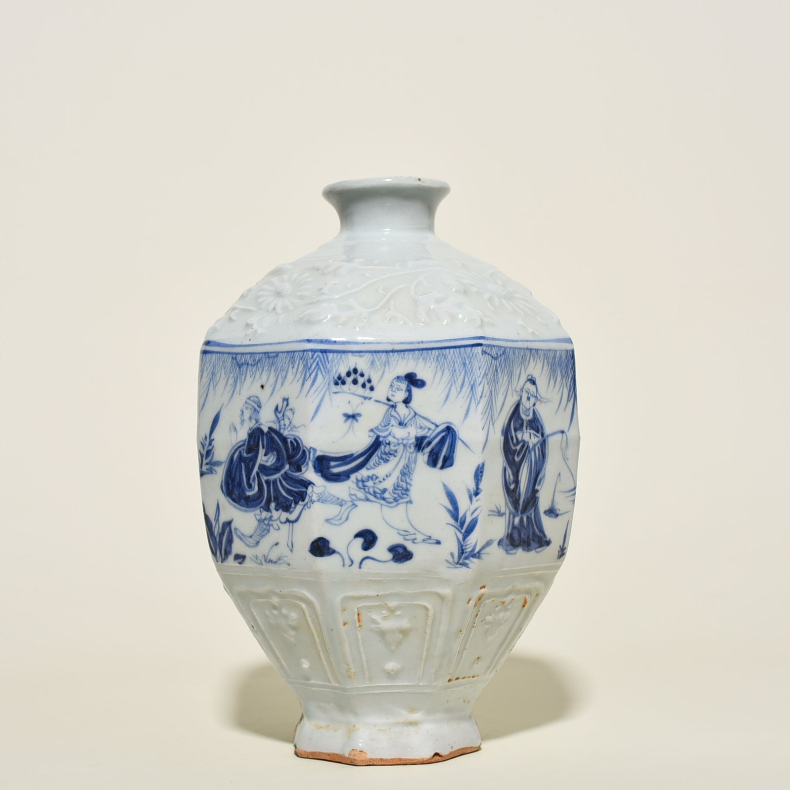 Yuan Dynasty blue and white eight immortals figure pattern plum vase