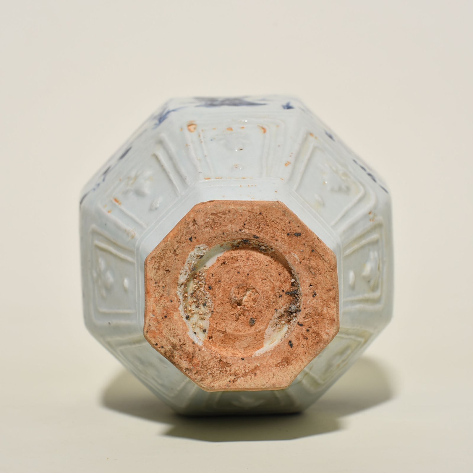 Yuan Dynasty blue and white eight immortals figure pattern plum vase