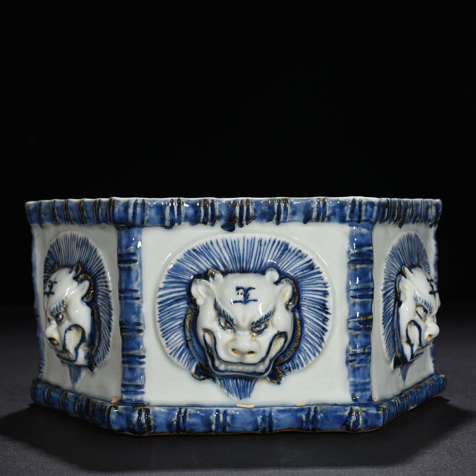 Yuan Dynasty blue and white six-direction eight-treasure pattern brush wash