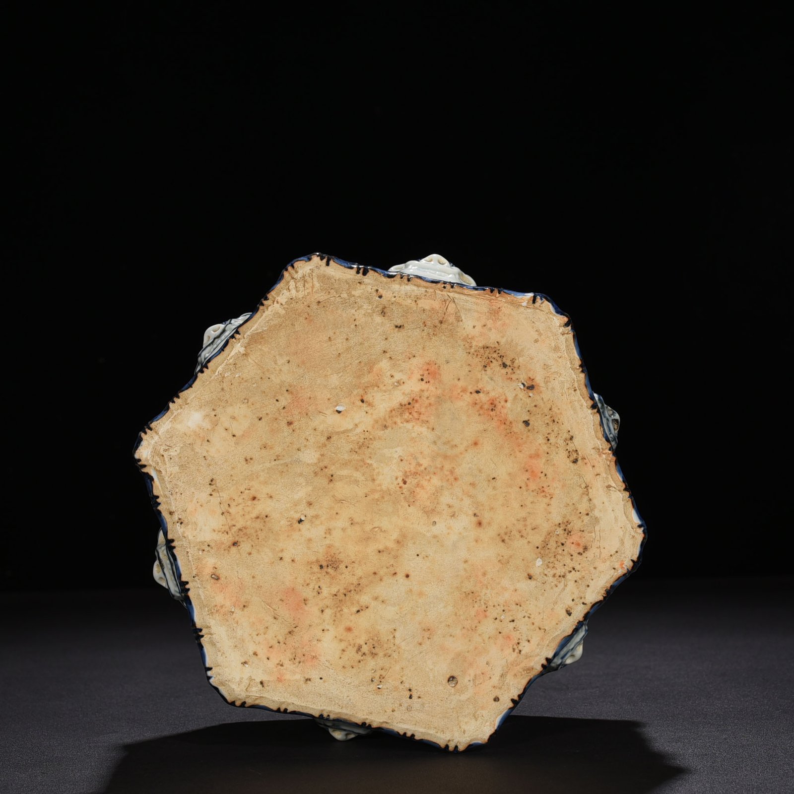 Yuan Dynasty blue and white six-direction eight-treasure pattern brush wash
