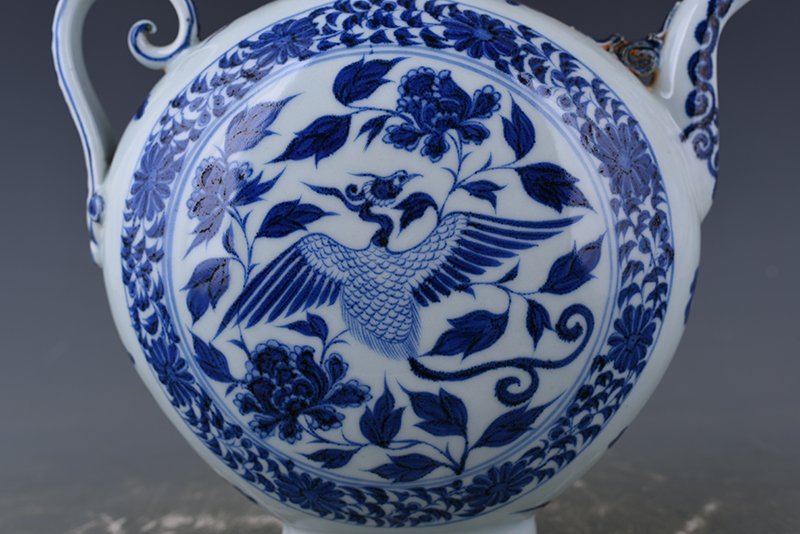 Yuan Dynasty blue and white phoenix peony pattern flat pot