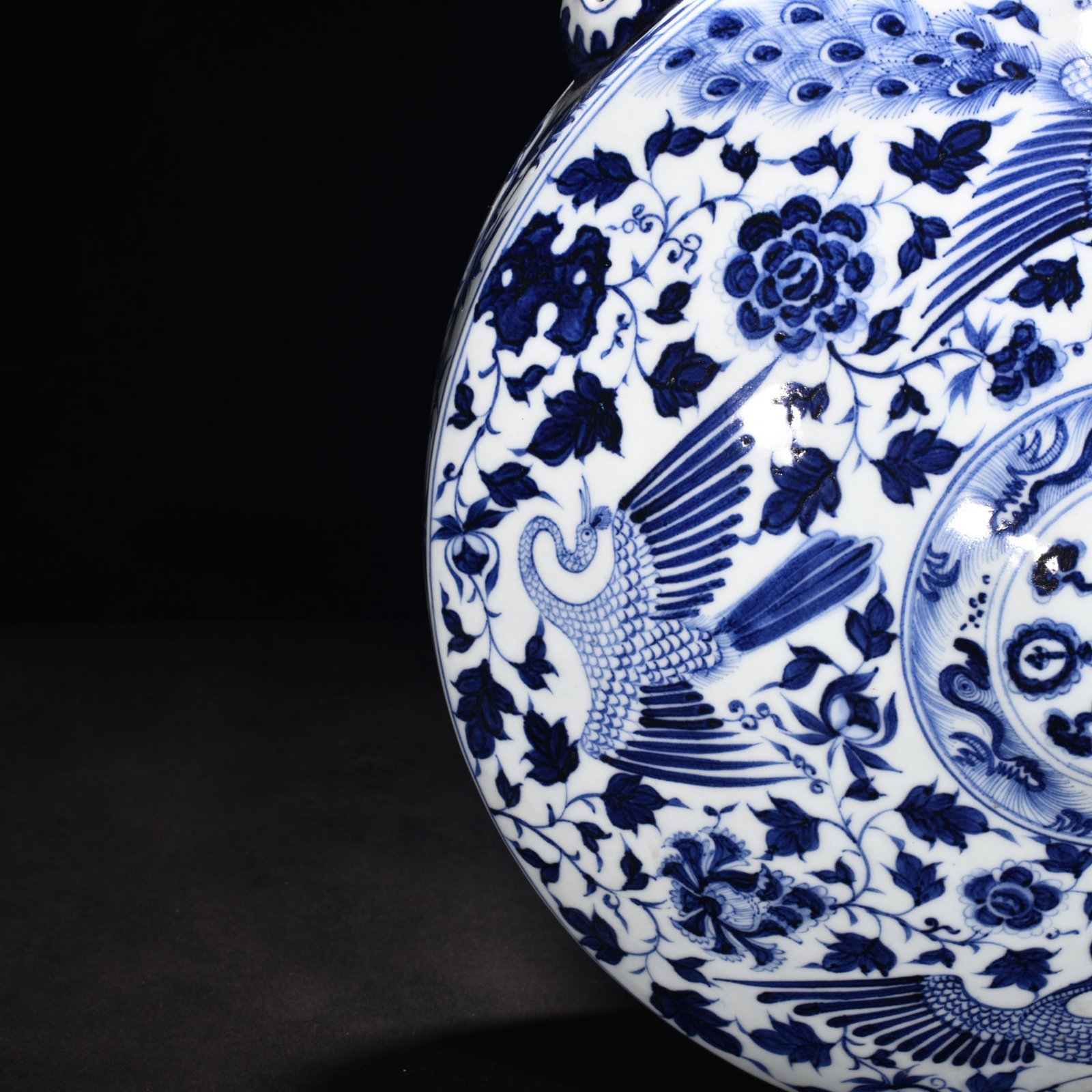 Yuan Dynasty blue and white phoenix pattern flat pot