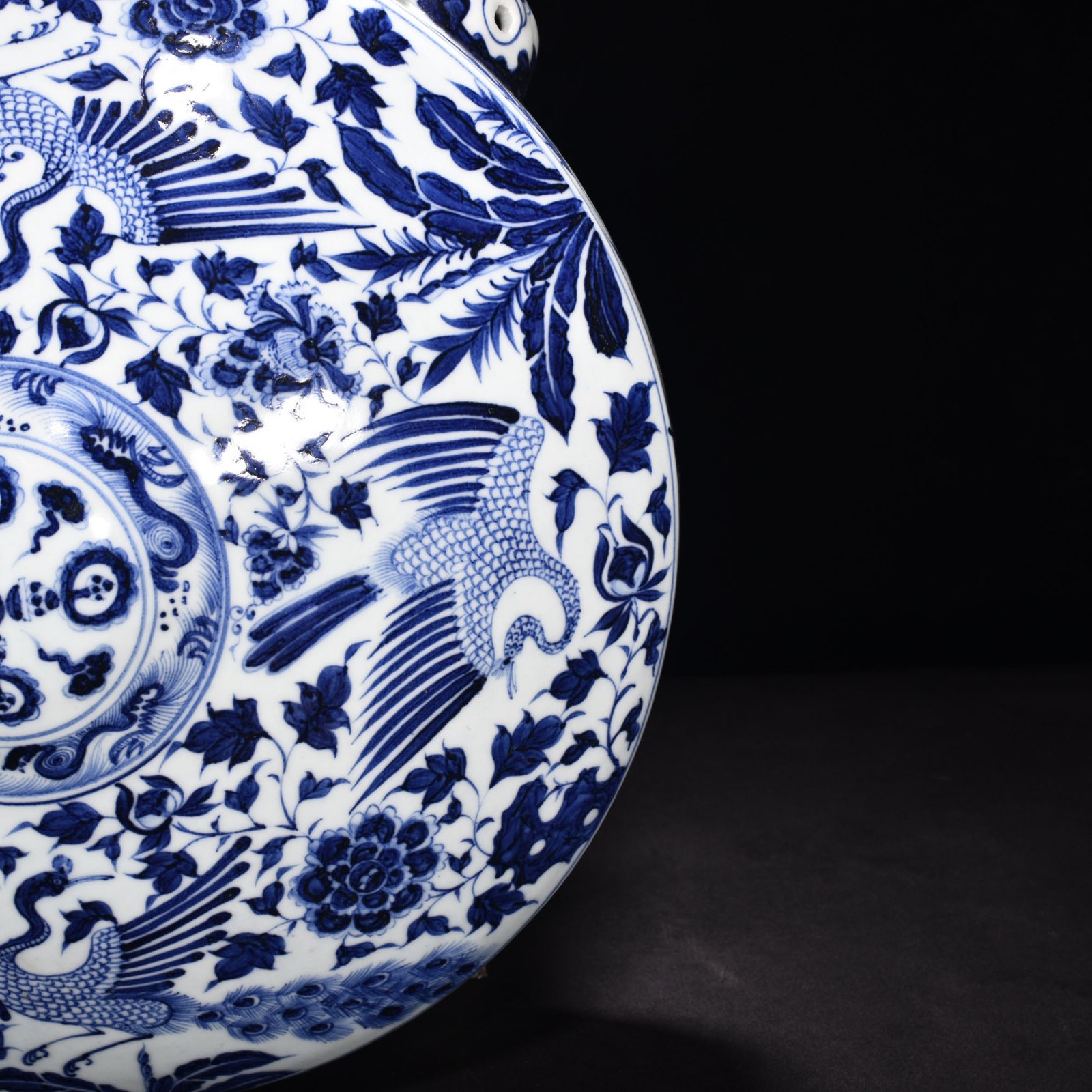 Yuan Dynasty blue and white phoenix pattern flat pot