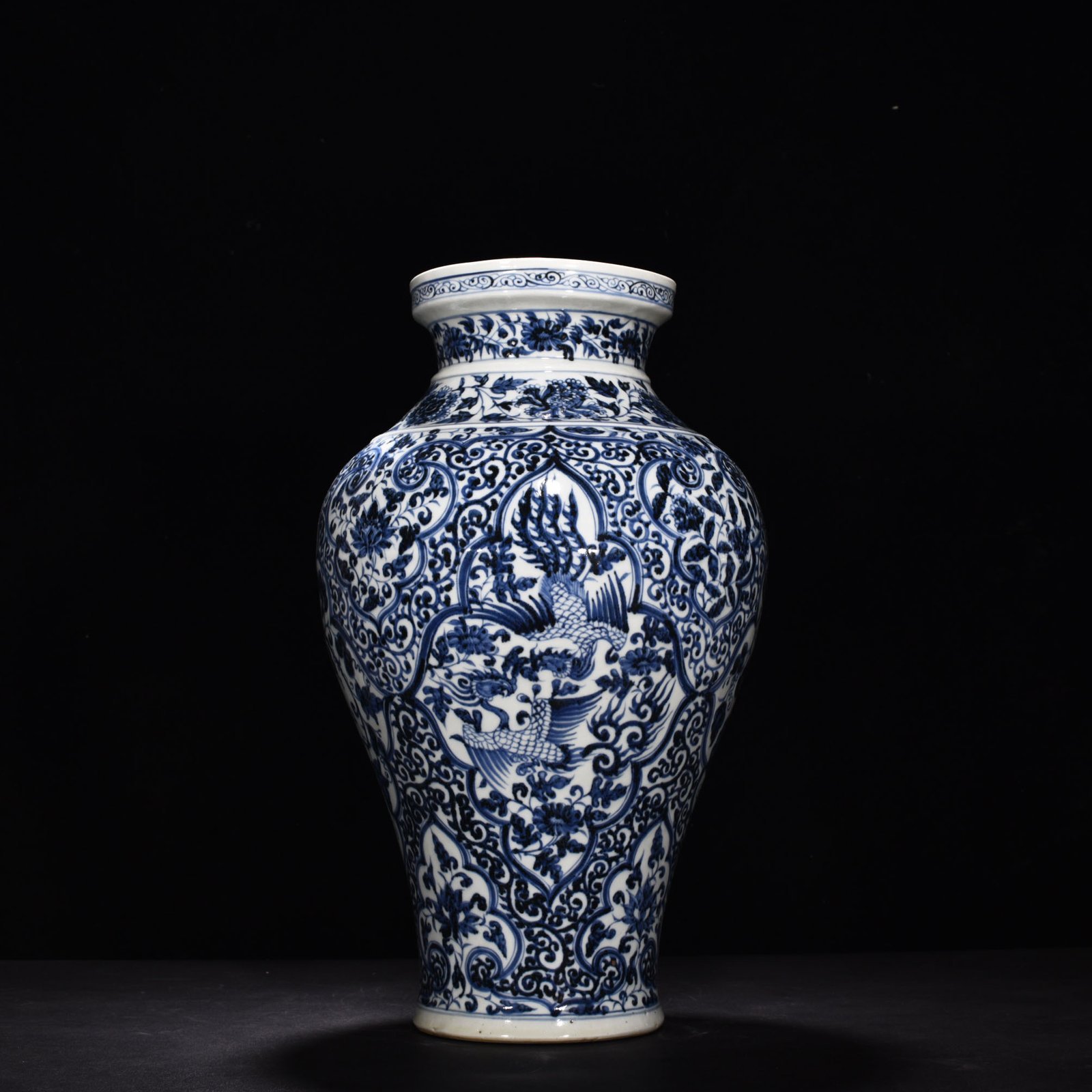 Yuan Dynasty blue and white phoenix pattern plate mouth bottle