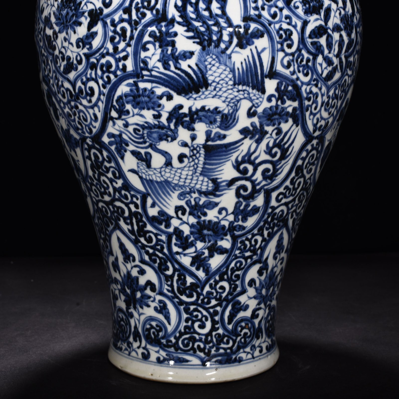Yuan Dynasty blue and white phoenix pattern plate mouth bottle