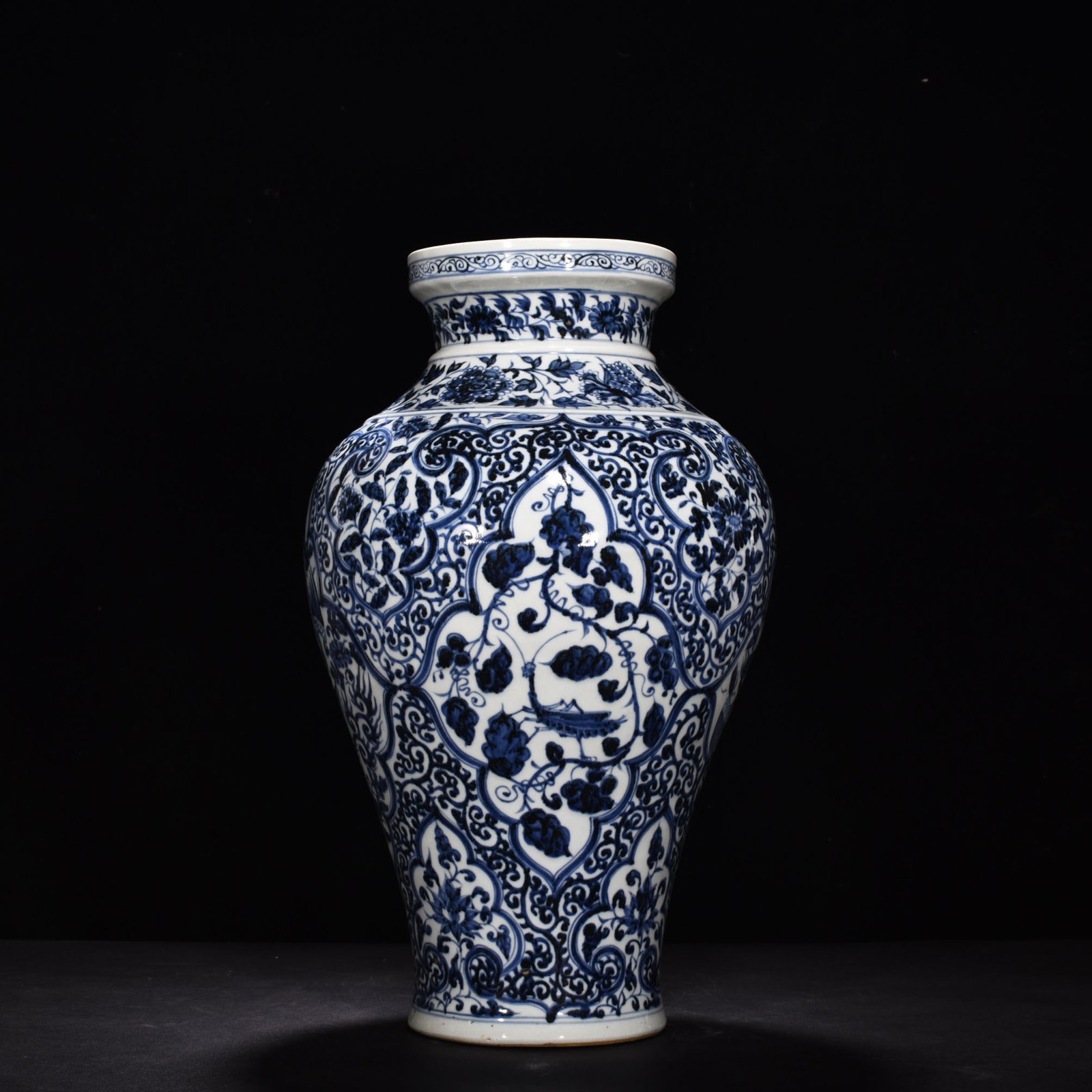 Yuan Dynasty blue and white phoenix pattern plate mouth bottle