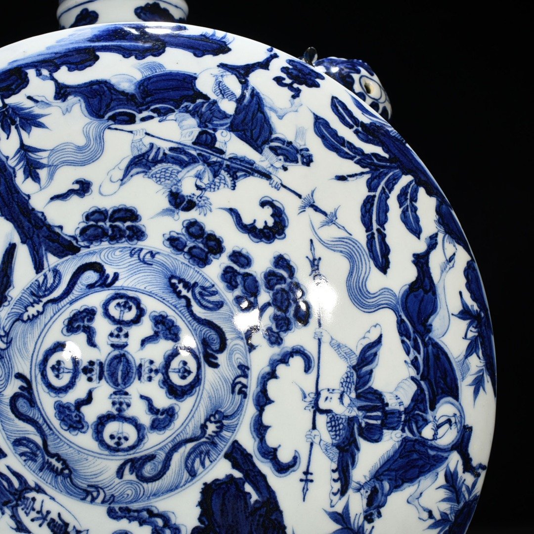Yuan Dynasty blue and white savior riding alone figure pattern lying pot wall pot