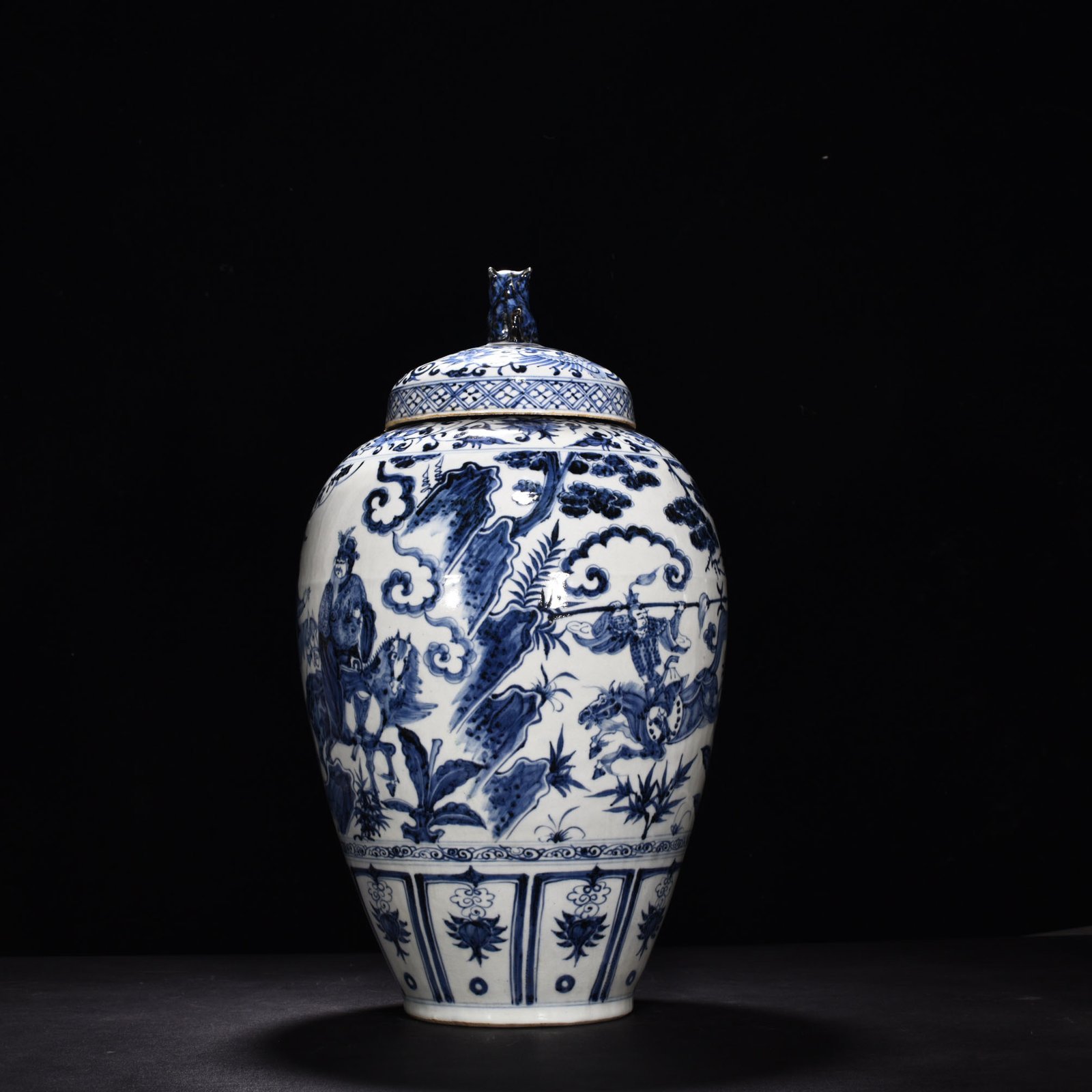 Yuan Dynasty blue and white vase with the figure