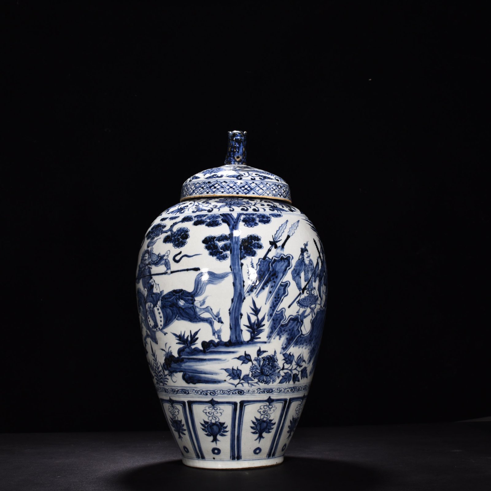 Yuan Dynasty blue and white vase with the figure