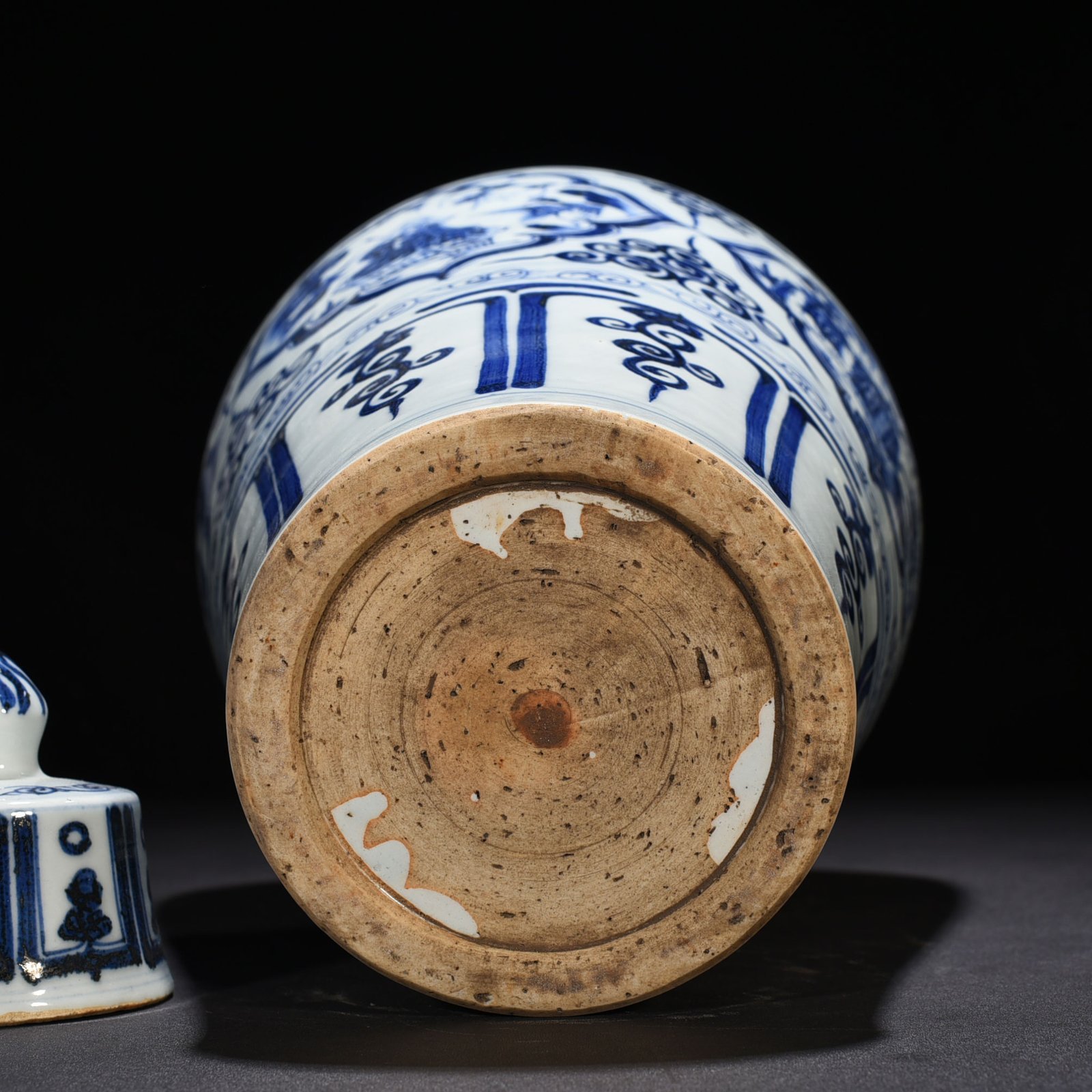 Yuan Dynasty blue and white plum vase with four lovers pattern