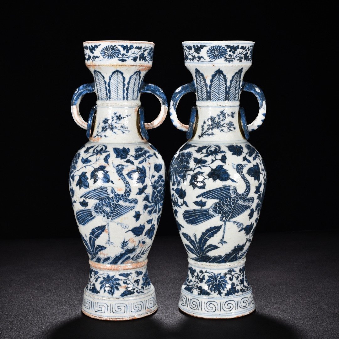 Yuan Dynasty blue and white peacock flower pattern elephant ear vase
