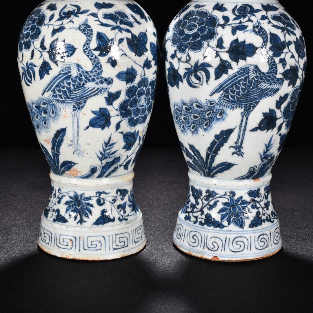 Yuan Dynasty blue and white peacock flower pattern elephant ear vase