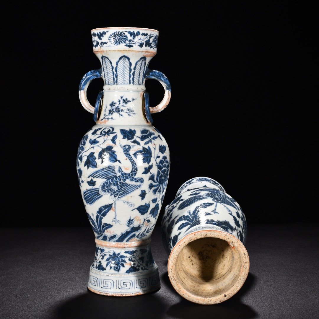 Yuan Dynasty blue and white peacock flower pattern elephant ear vase
