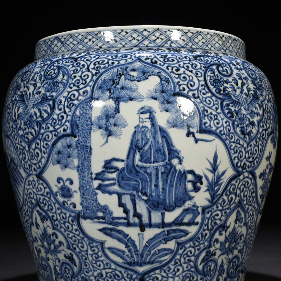 Yuan Dynasty blue and white vat with three views of figures